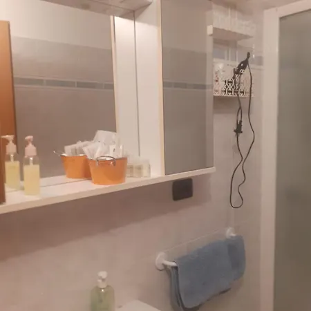 Vacanze Malu 莫内利亚